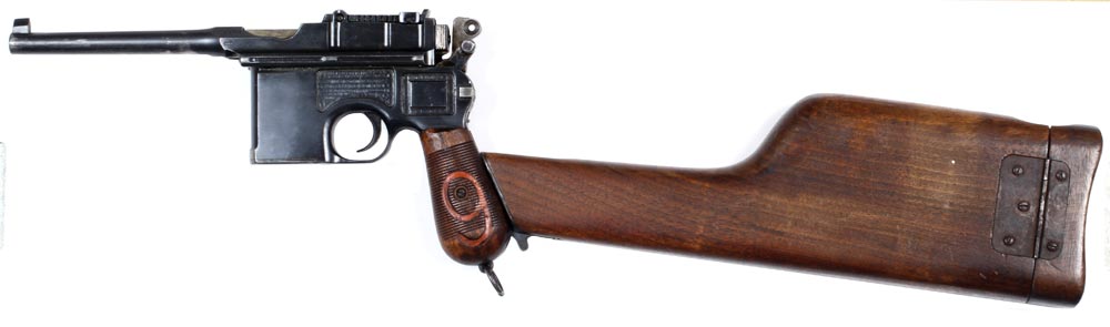 Den tyske semiautomatiske pistol Mauser C96 med pistolhylster monteret som kolbe (Museum Sønderjylland - Sønderborg Slot)