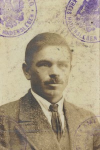 Wilhelm Otto Feddersens pasfoto fra 1919. Passet findes i original på Museum Sønderjylland - Sønderborg Slot.