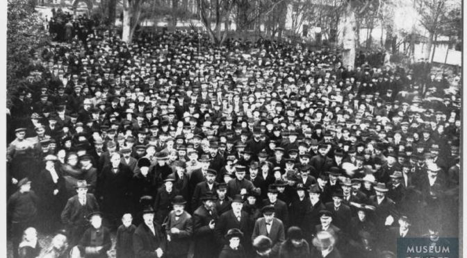 Efterlysning! Hvem stod foran Folkehjem d. 17. november 1918?