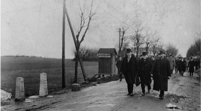 12. februar 1920. Filmklip: Danske embedsmænd ankommer til den gamle Kongeågrænse