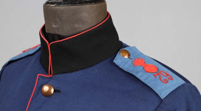 Fra Museum Sønderjyllands samlinger: Uniformsjakke (Waffenrock) fra en Kanonier ved Feldartillerie-Regiment Nr. 79